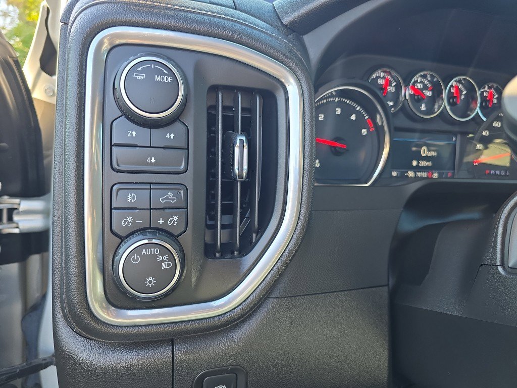 Certified 2022 Chevrolet Silverado 3500 LT w/ Convenience Package image 23