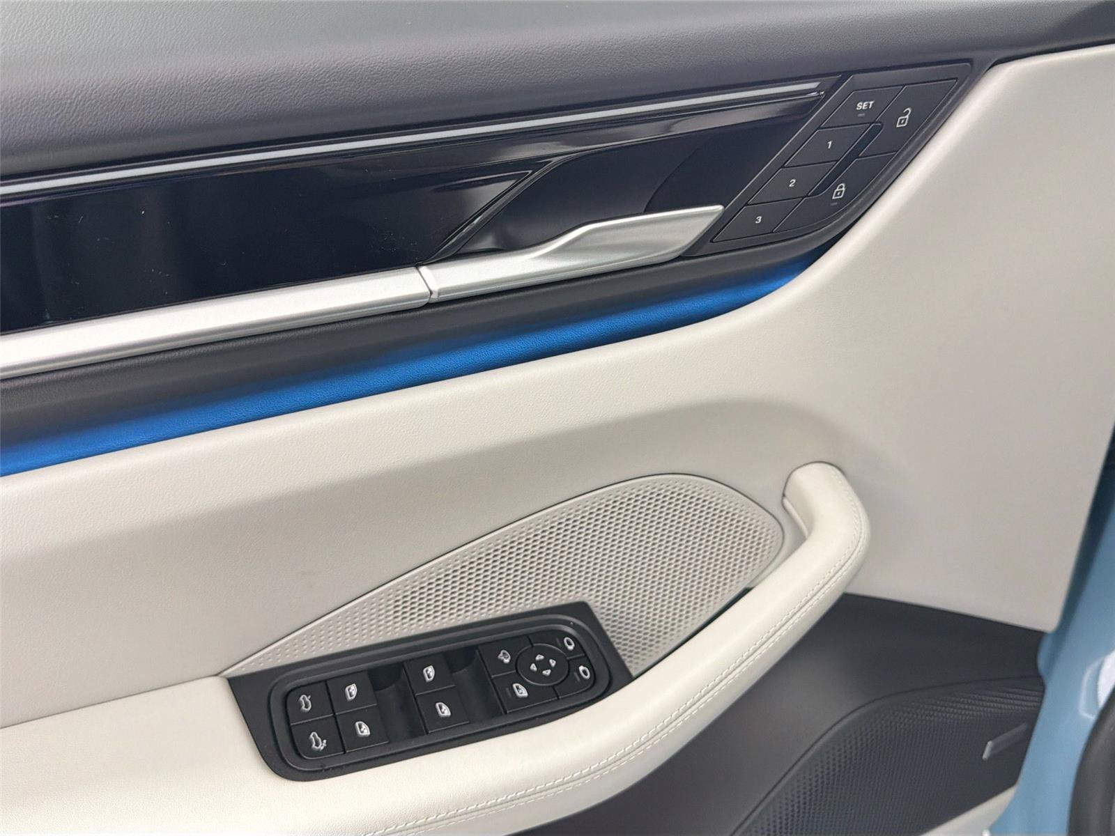 Certified 2026 Porsche Macan Electric RWD image 31