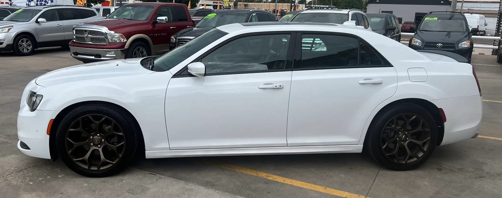 Used 2017 Chrysler 300 S w/ 300S Premium Group RWD image 7