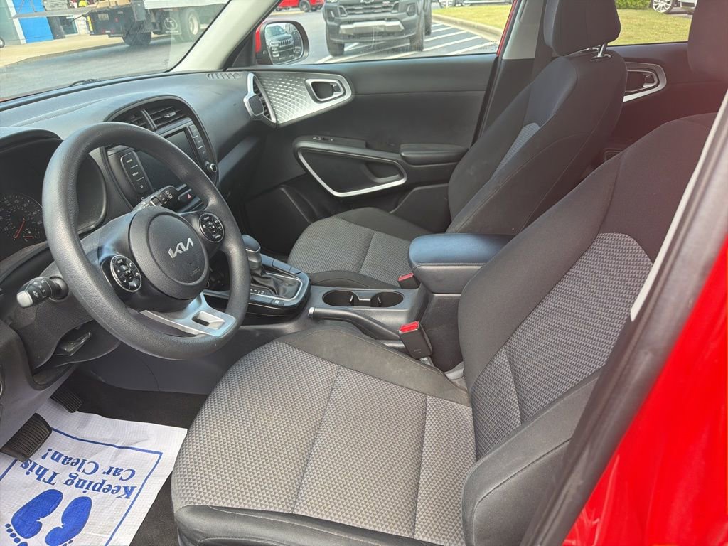 Used 2022 Kia Soul LX w/ Technology Package FWD image 10