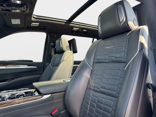 Certified 2025 Cadillac Escalade ESV Sport Platinum AWD/4WD image 21