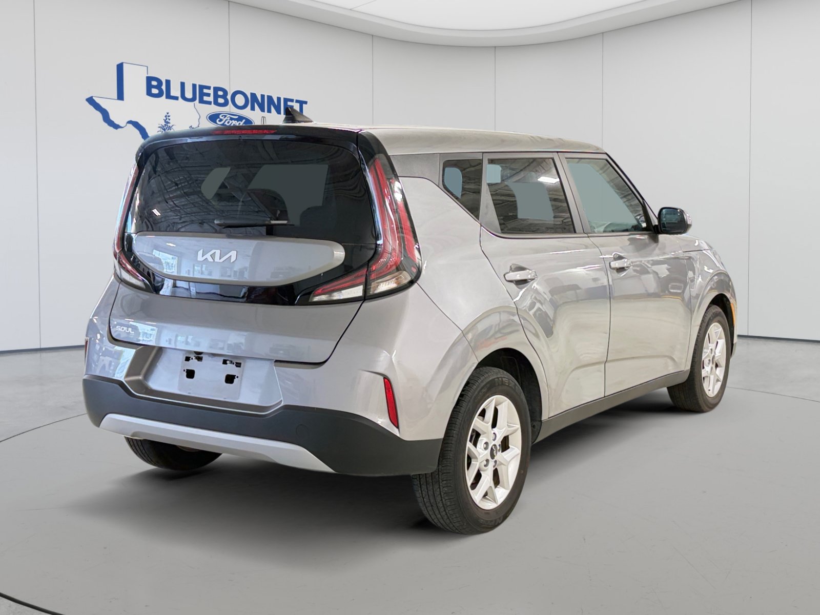 Used 2025 Kia Soul LX w/ LX Technology Package FWD image 5