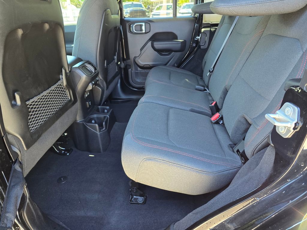 Certified 2026 Jeep Wrangler Unlimited Rubicon image 31