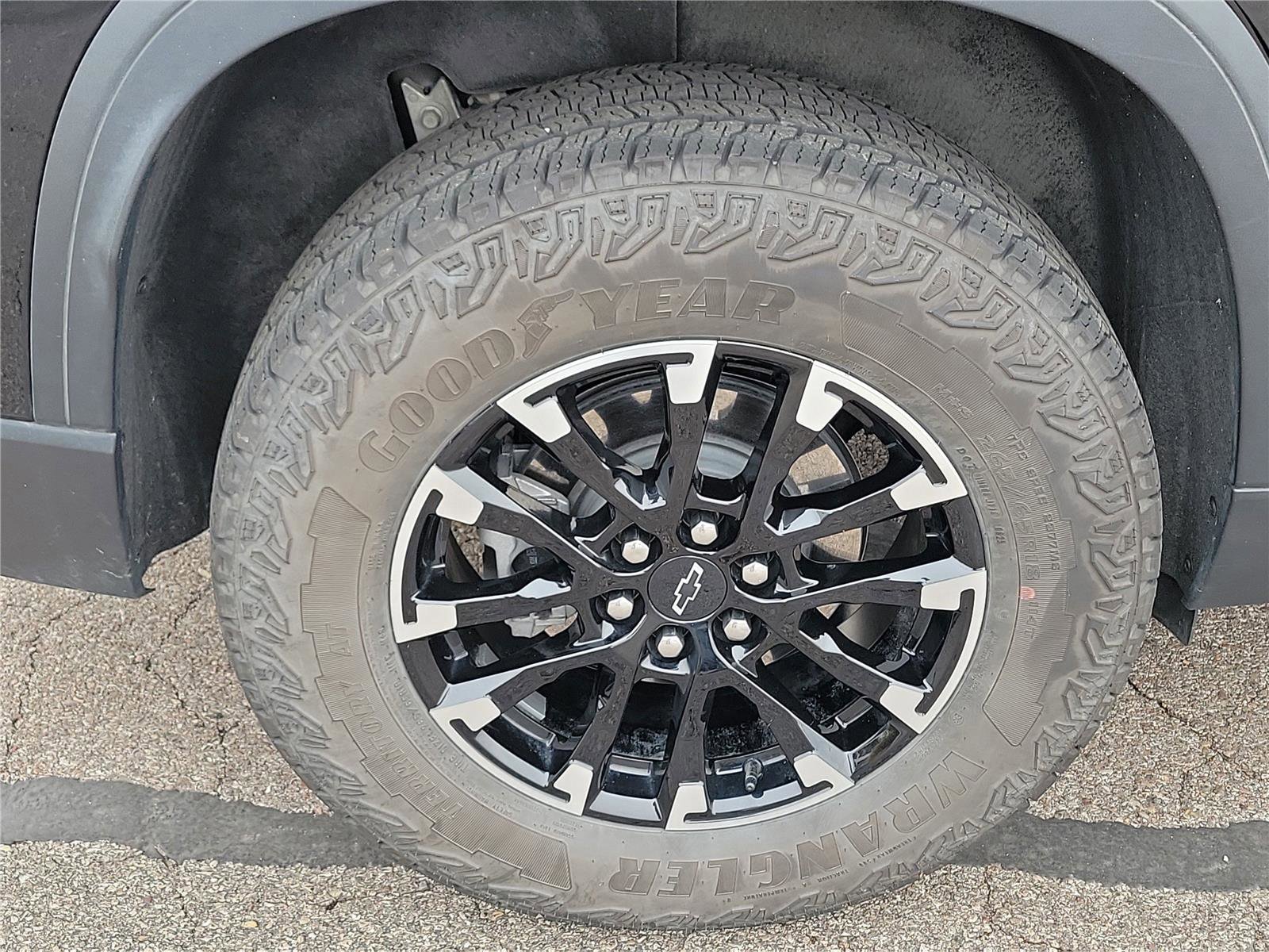 Used 2025 Chevrolet Traverse Z71 w/ Driver Confidence Package AWD/4WD image 5