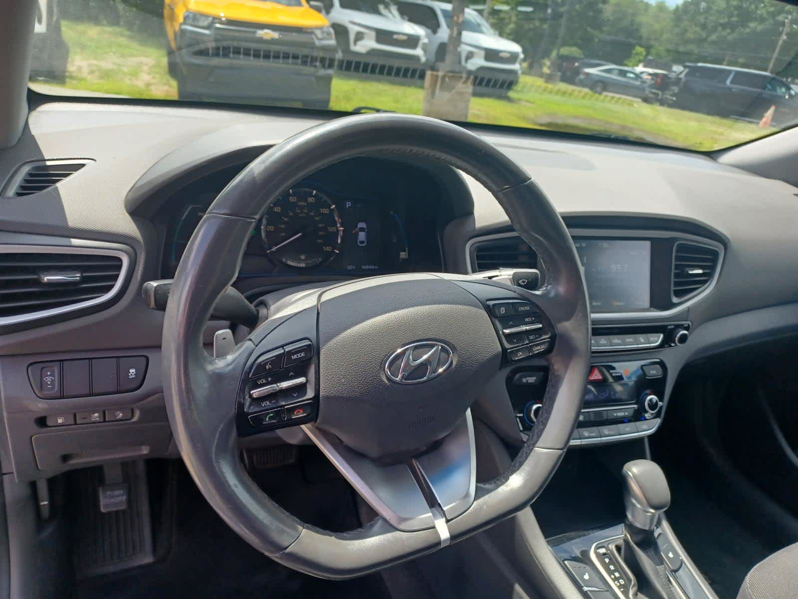 Used 2019 Hyundai Ioniq Plug-In Hybrid FWD image 9