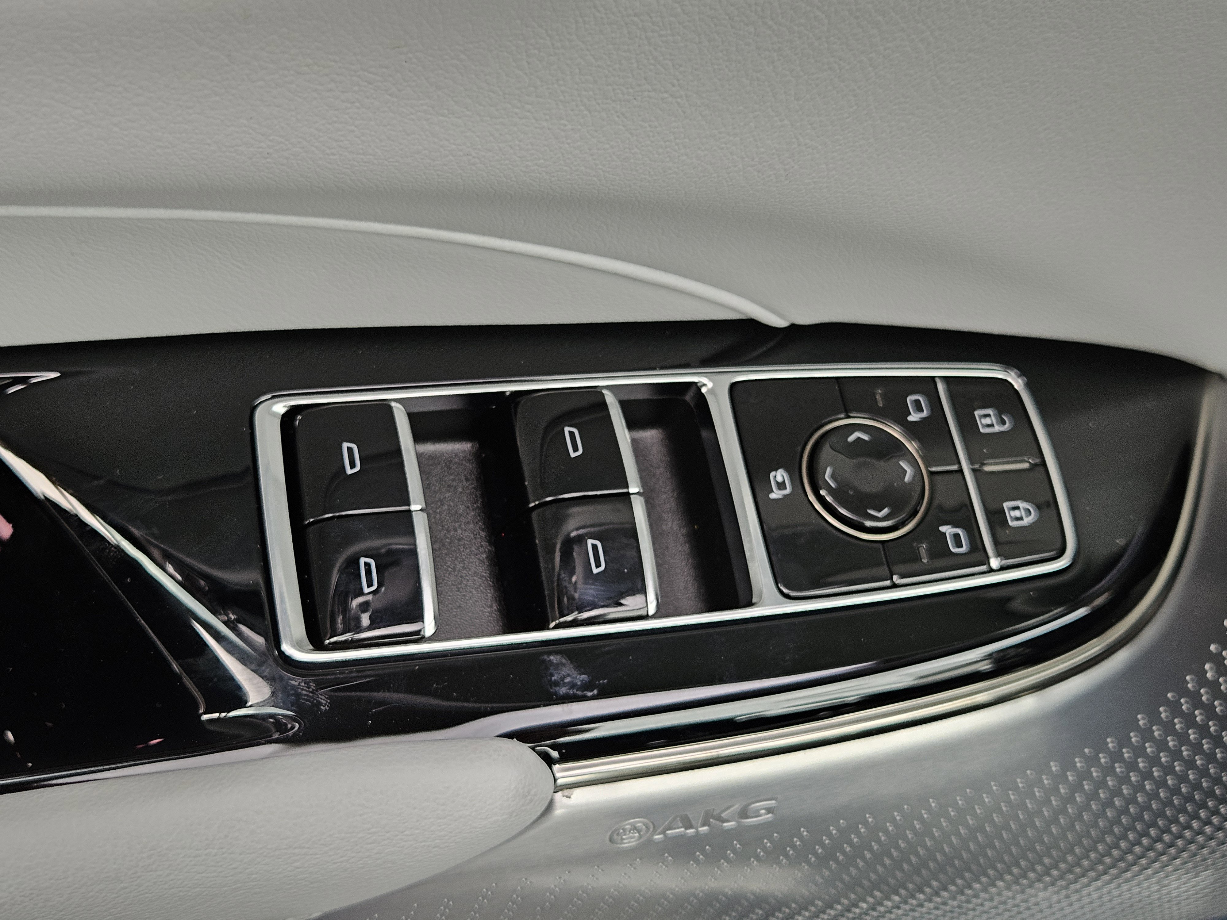 New 2025 Cadillac Lyriq Sport image 20