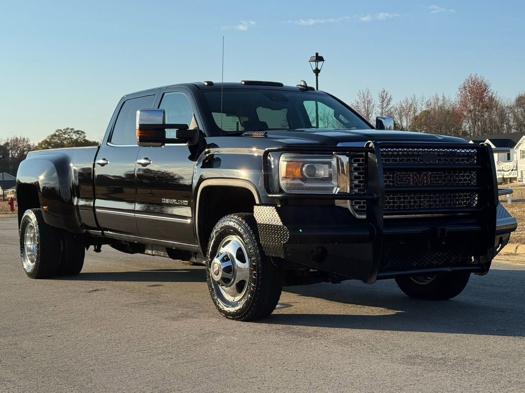 Used 2015 GMC Sierra 3500 Denali w/ Duramax Plus Package image 3