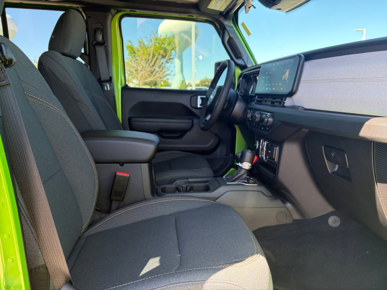 Used 2025 Jeep Wrangler Sport S image 35