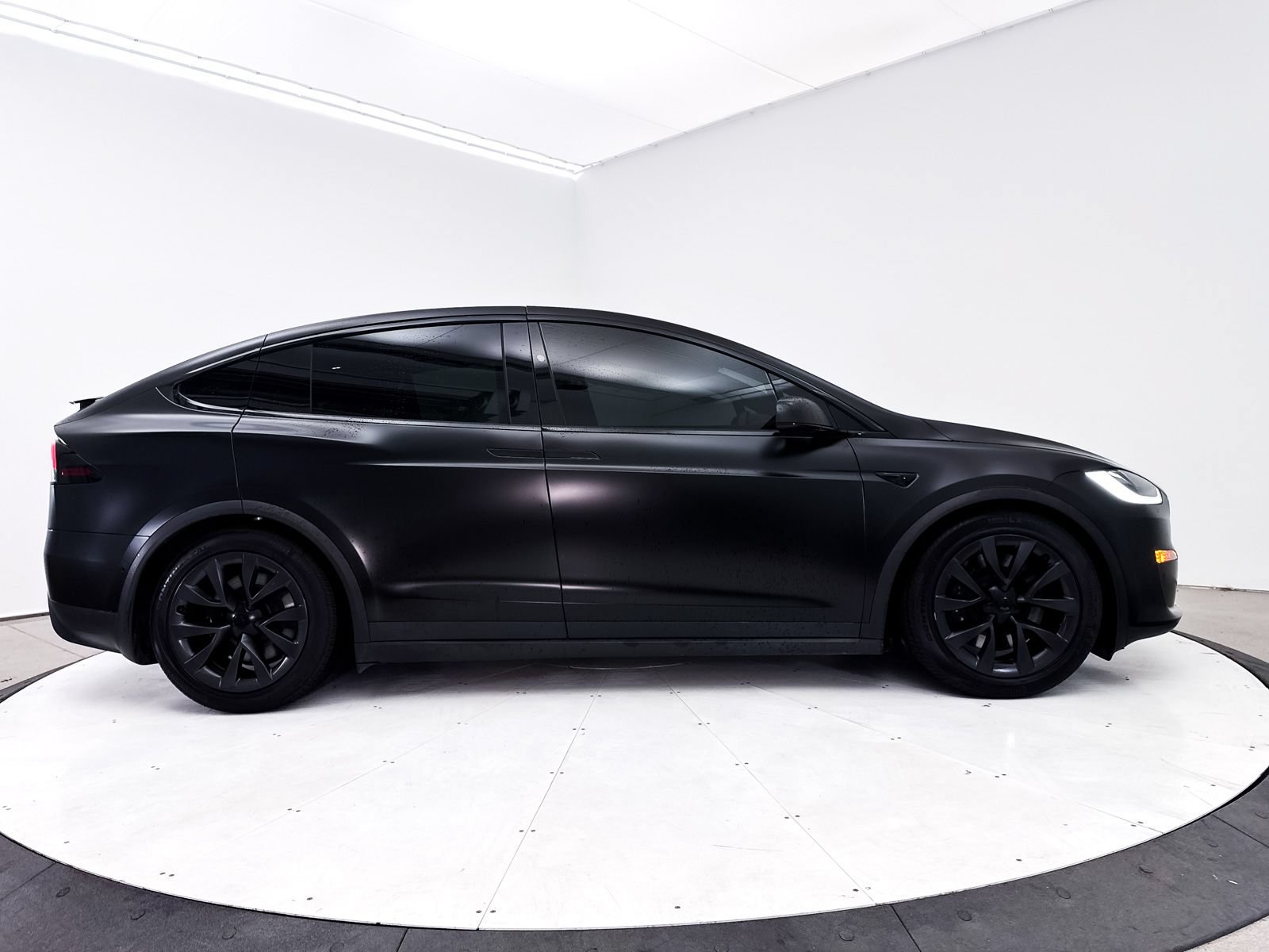 Used 2023 Tesla Model X AWD/4WD image 42