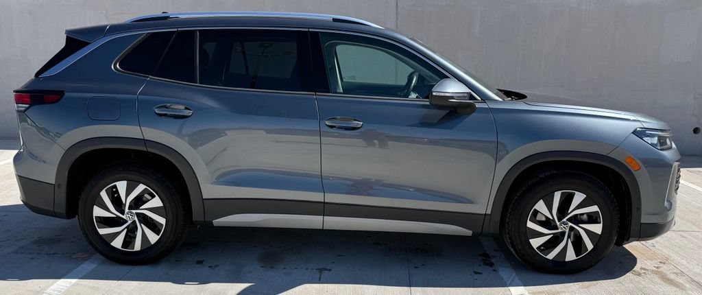 Certified 2025 Volkswagen Tiguan S FWD image 5