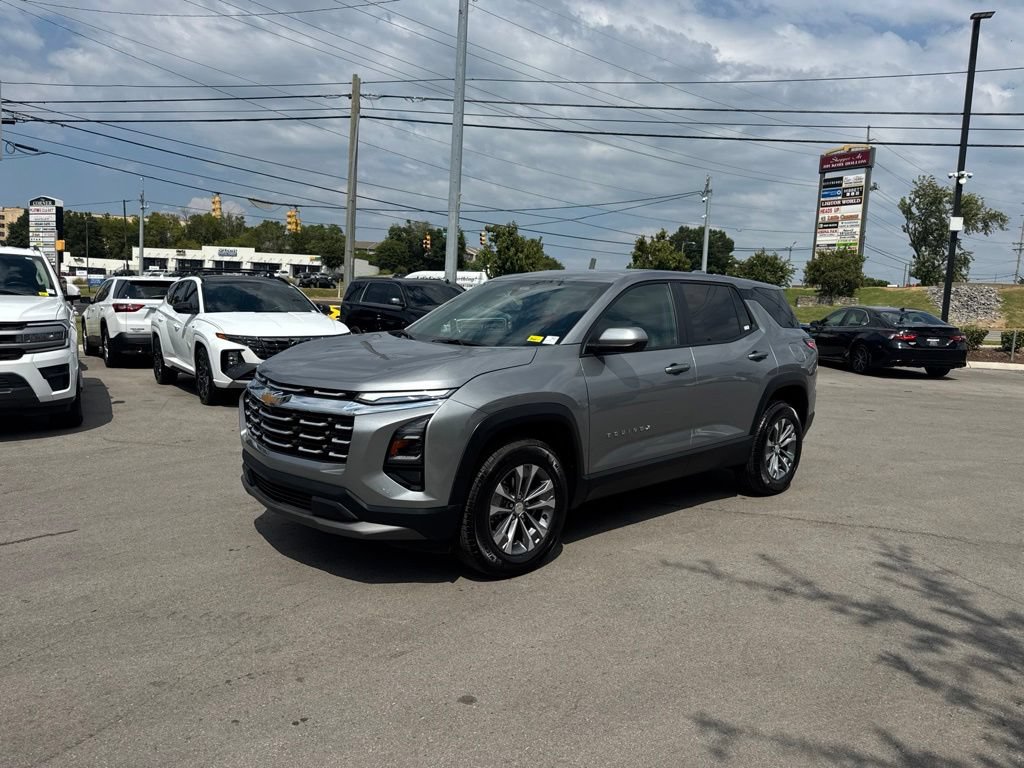 Used 2026 Chevrolet Equinox LT w/ Convenience Package II AWD/4WD image 3