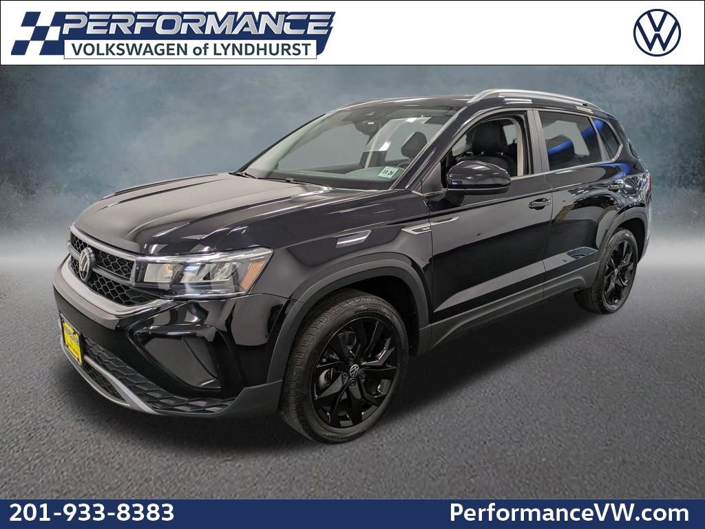 Used 2022 Volkswagen Taos SE w/ Panoramic Sunroof Package image 1