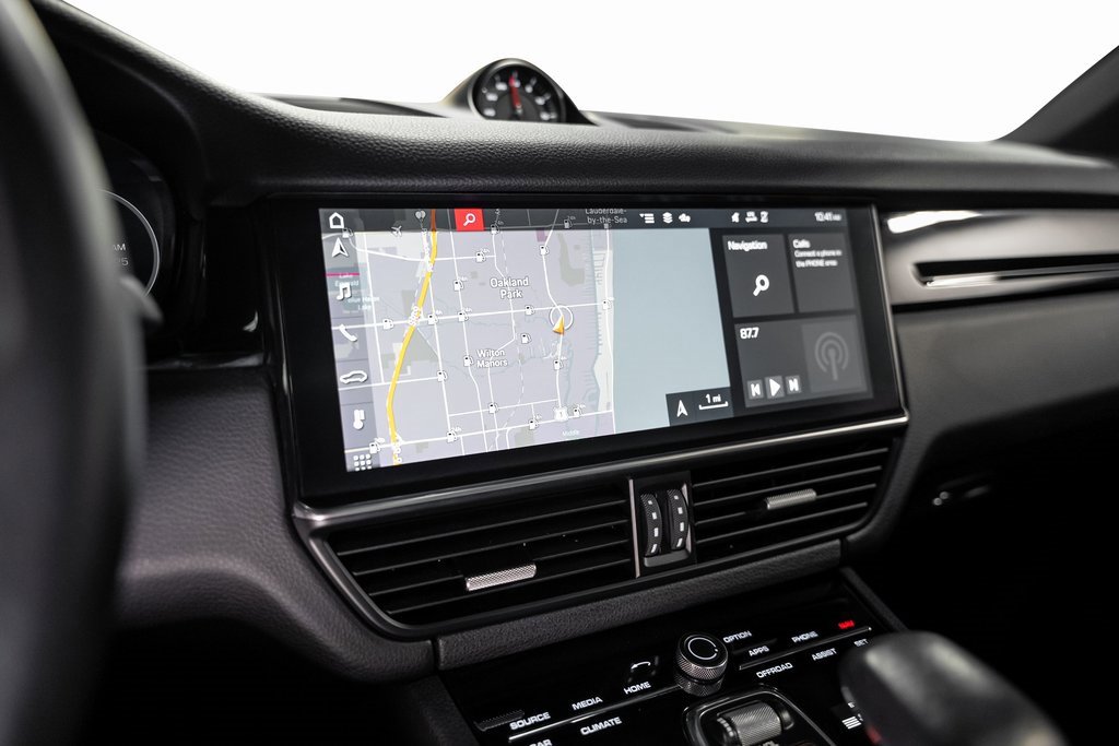 Used 2021 Porsche Cayenne Coupe image 46