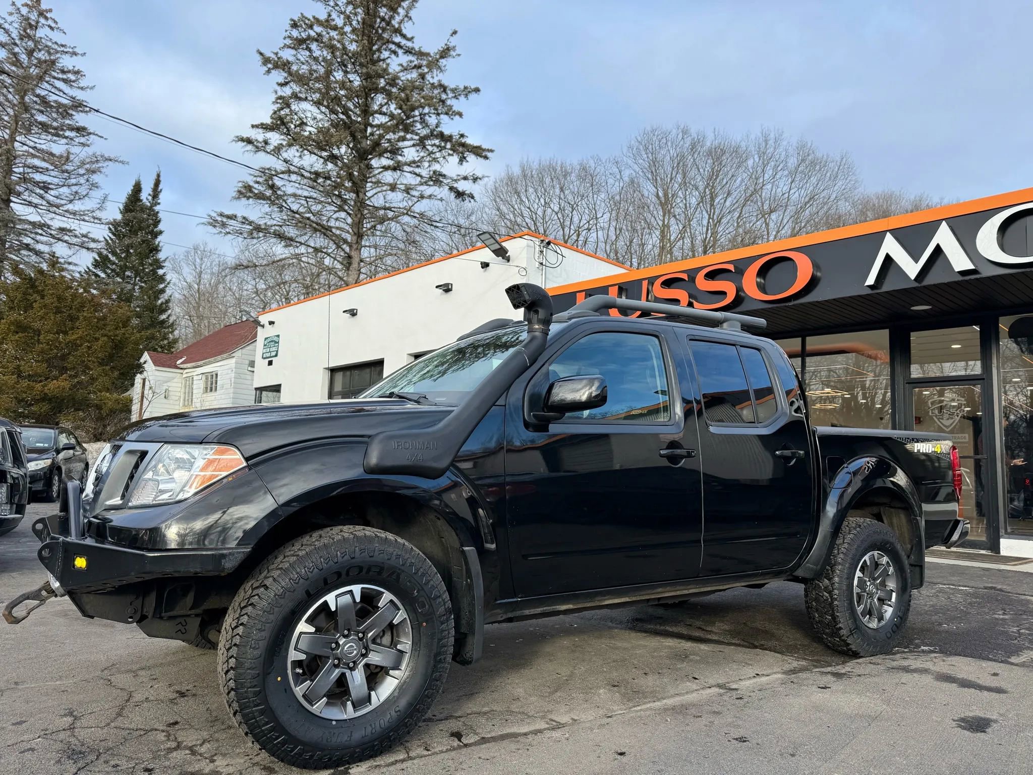 Used 2017 Nissan Frontier PRO-4X w/ Pro-4x Luxury Package image 3