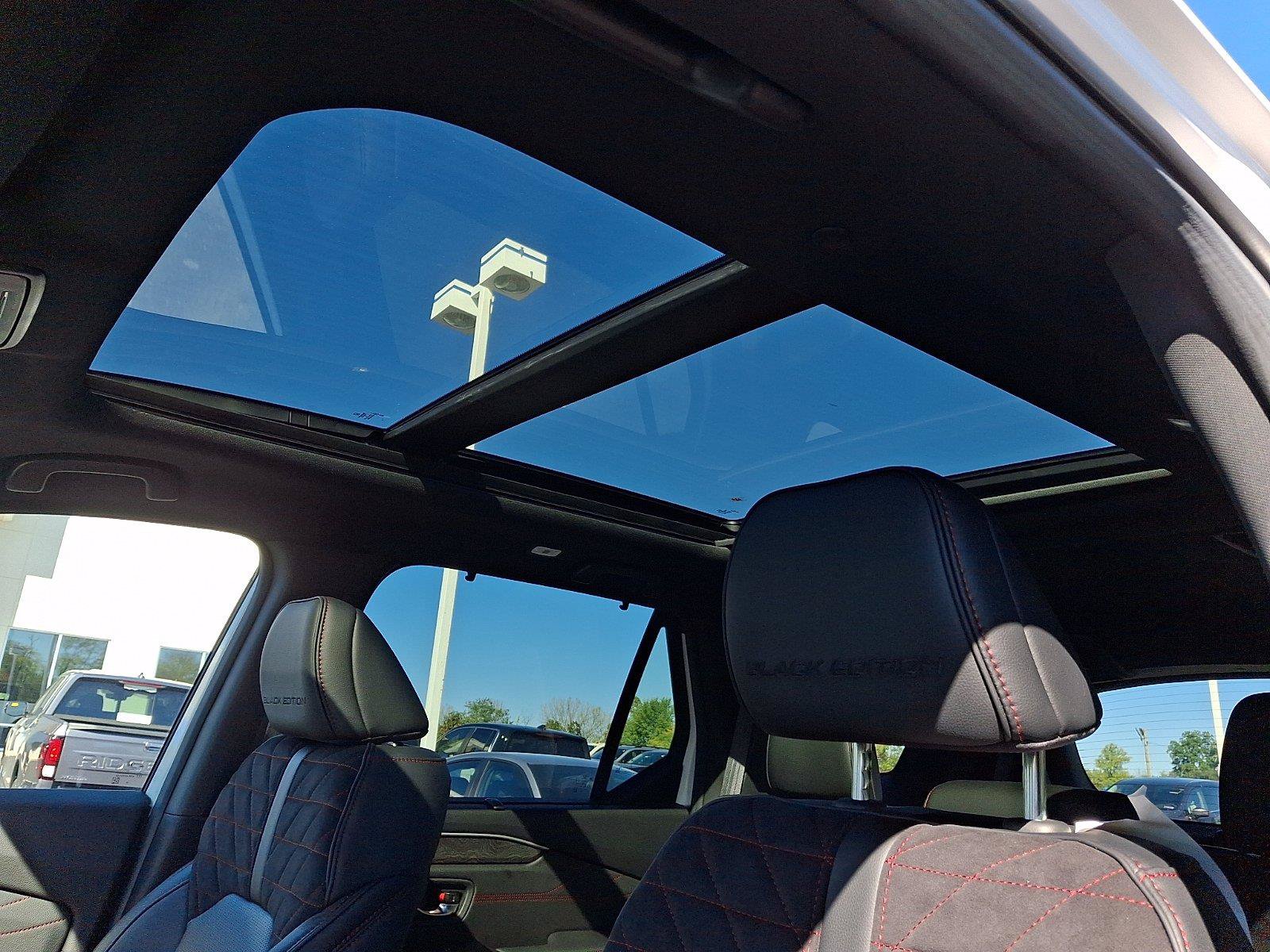 New 2026 Honda Pilot Black Edition image 7