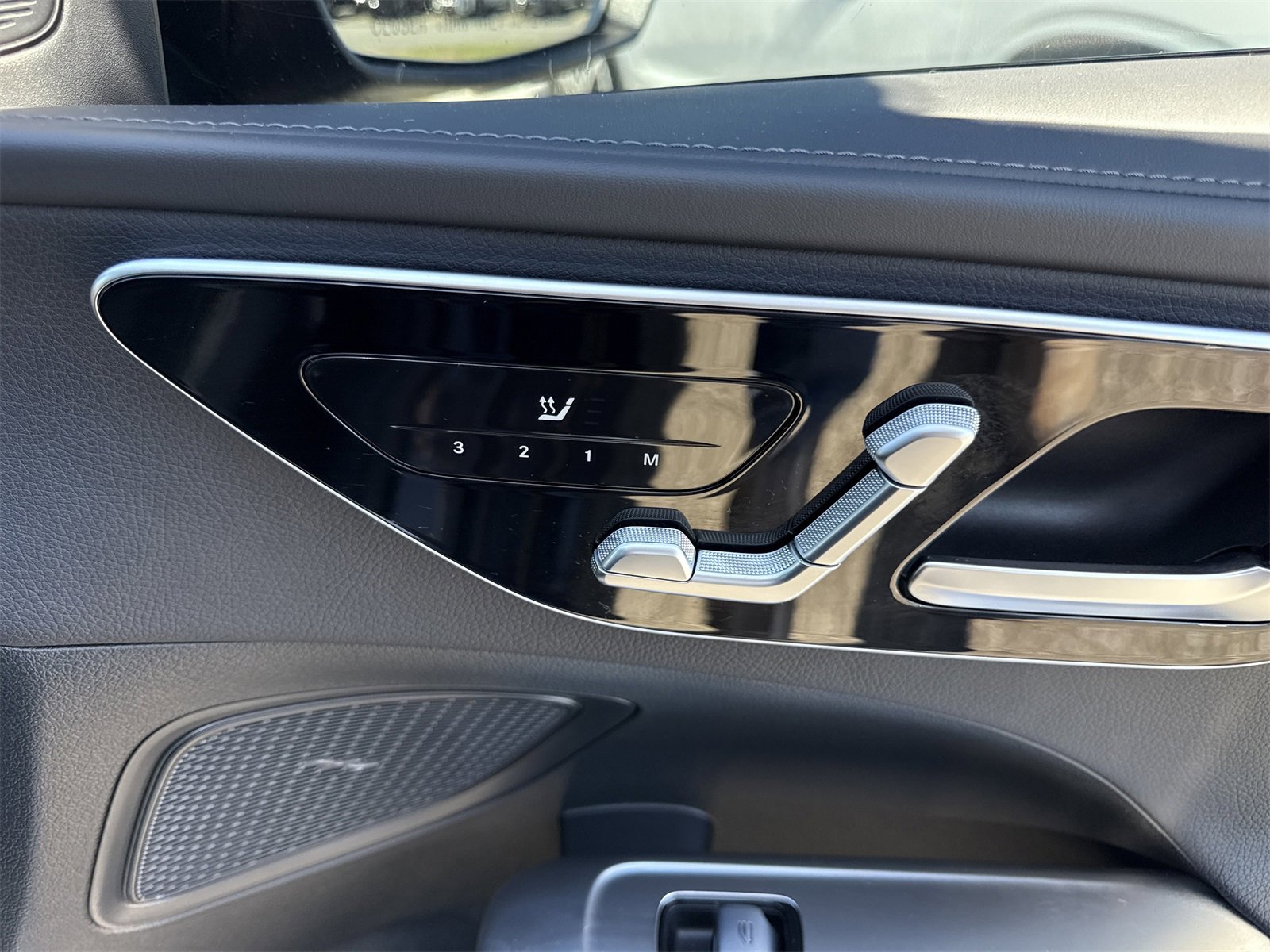 Used 2023 Mercedes-Benz C 300 Sedan image 25