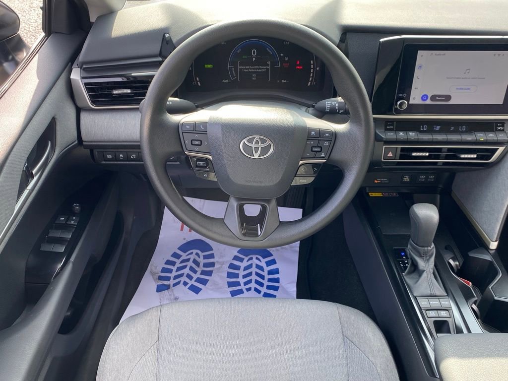 Used 2026 Toyota Camry LE image 10