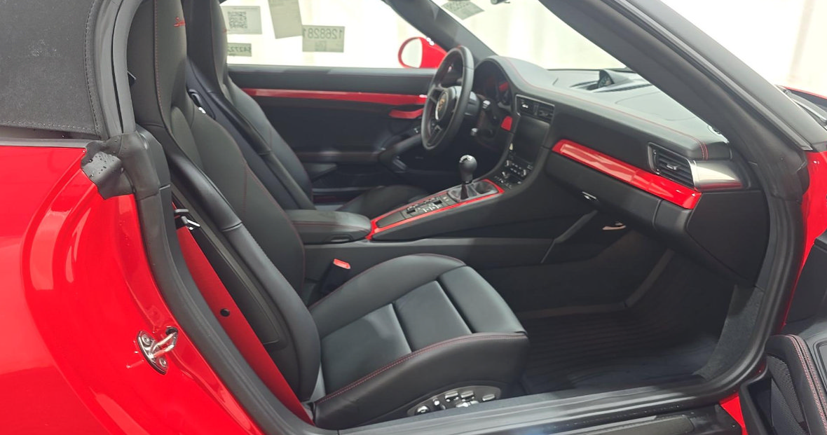 Used 2019 Porsche 911 Speedster RWD image 5