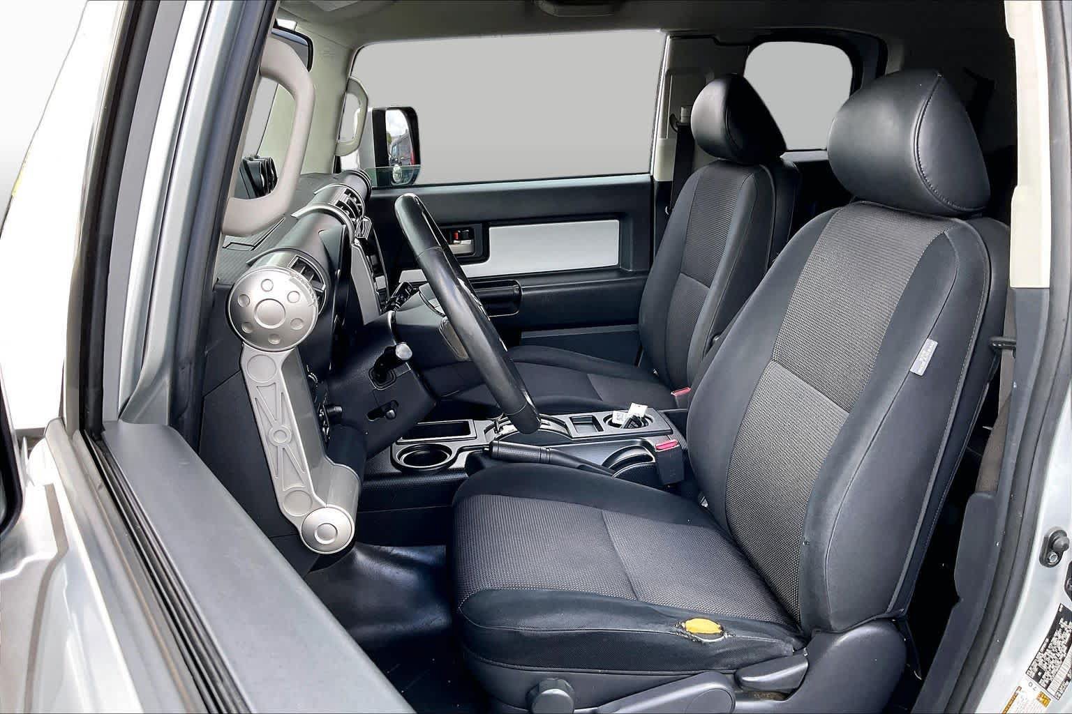 Used 2008 Toyota FJ Cruiser 2WD w/ Upgrade Pkg 2 image 6