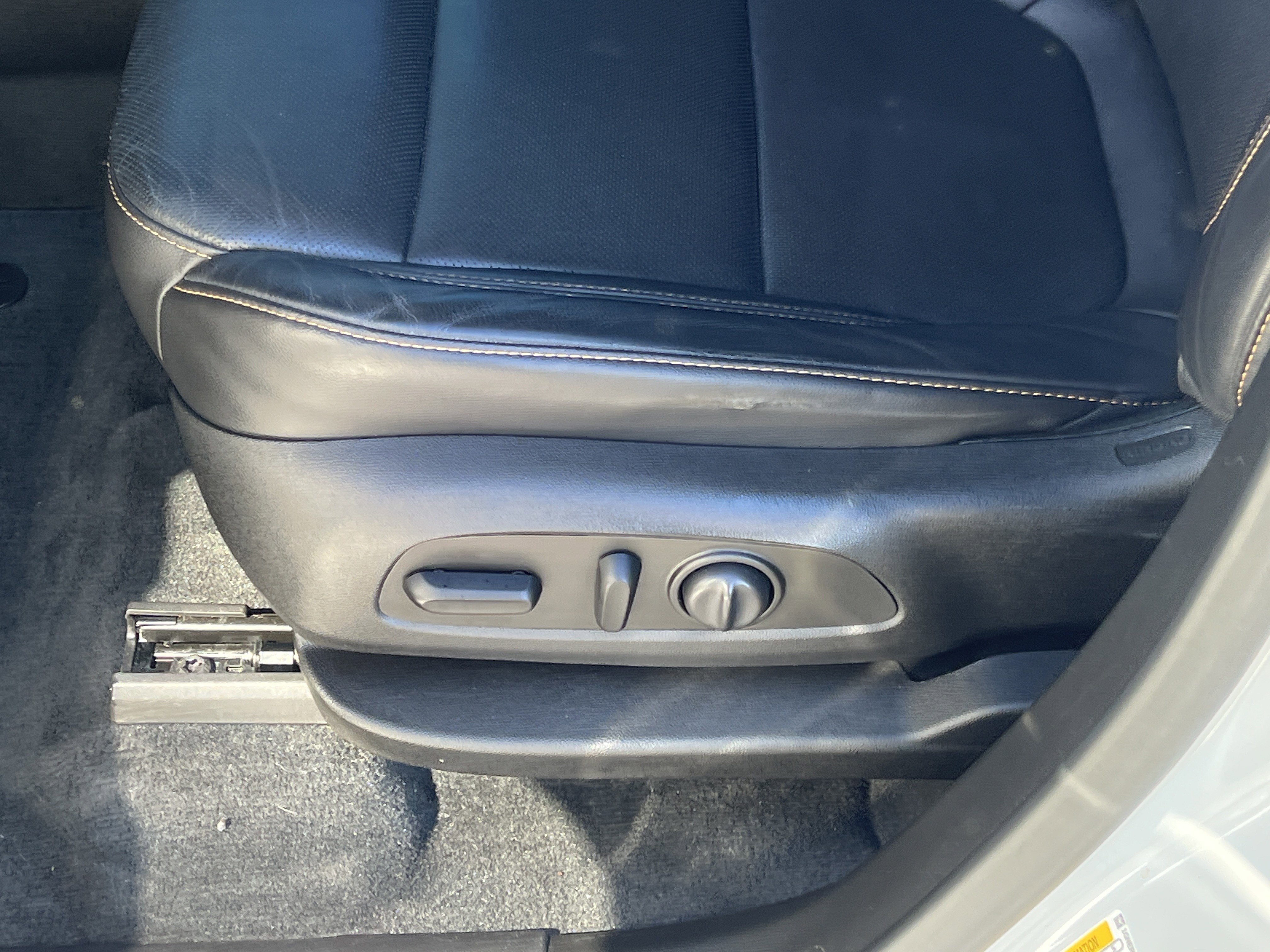 Used 2021 Chevrolet Traverse Premier w/ Redline Edition FWD image 12