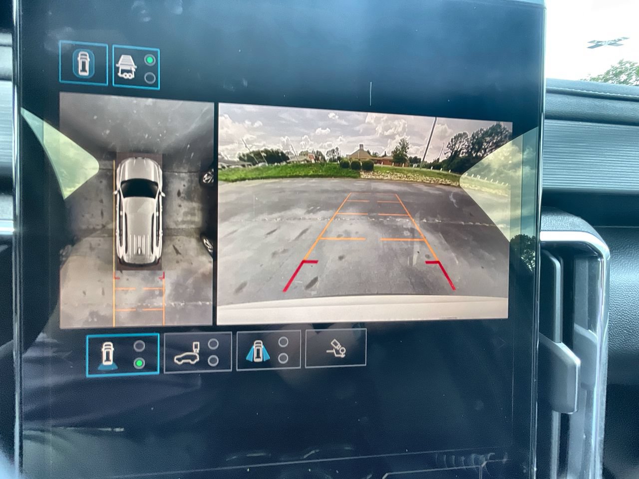 Used 2025 GMC Acadia Elevation FWD image 15