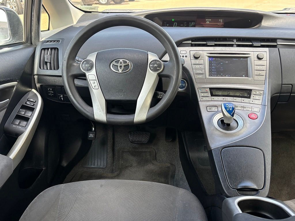 Used 2015 Toyota Prius Two FWD image 9