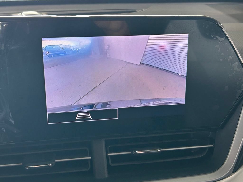 Used 2025 Chevrolet Trax LS FWD image 32
