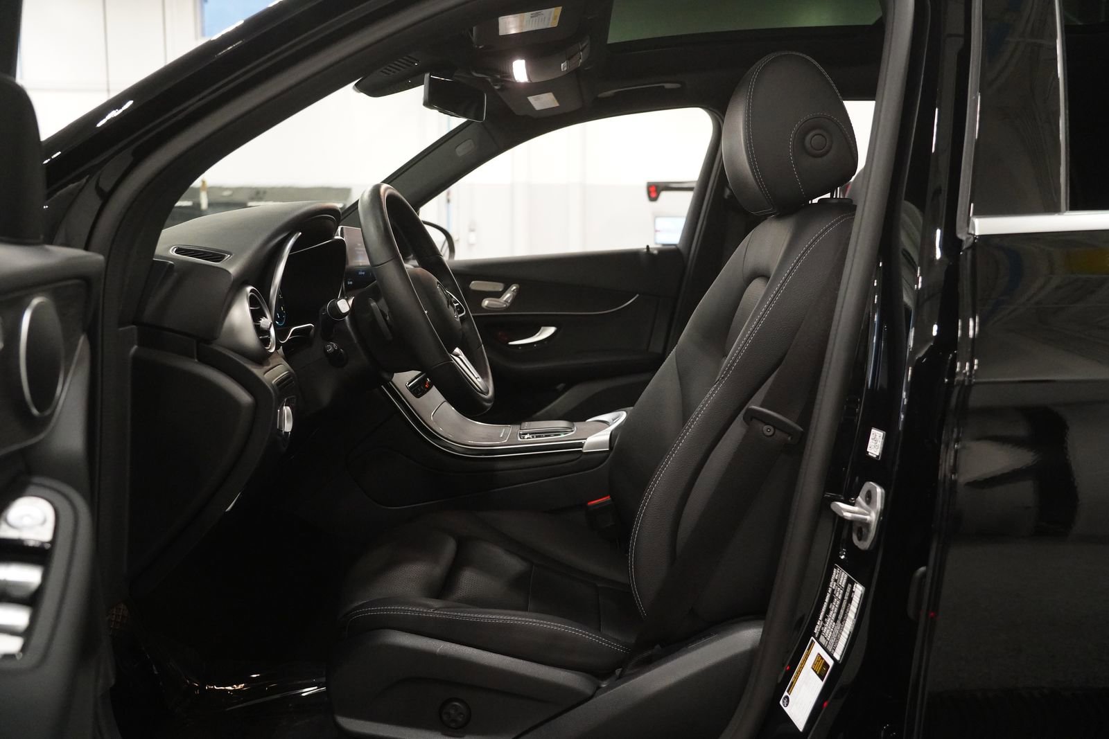 Certified 2021 Mercedes-Benz GLC 300 4MATIC image 2