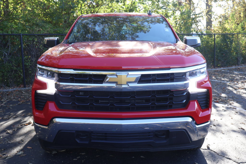 Certified 2024 Chevrolet Silverado 1500 LT AWD/4WD image 2