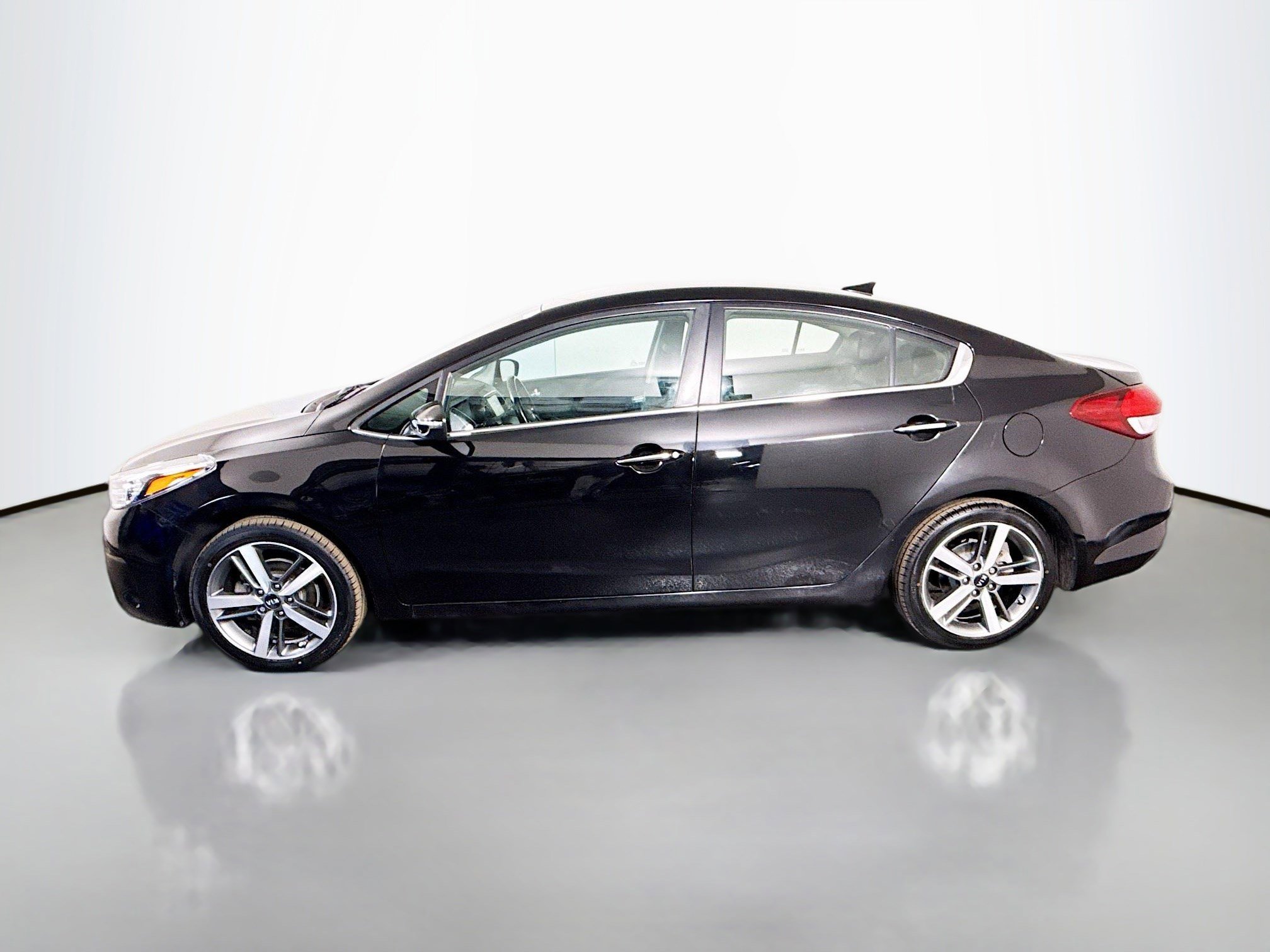 Used 2017 Kia Forte EX image 6