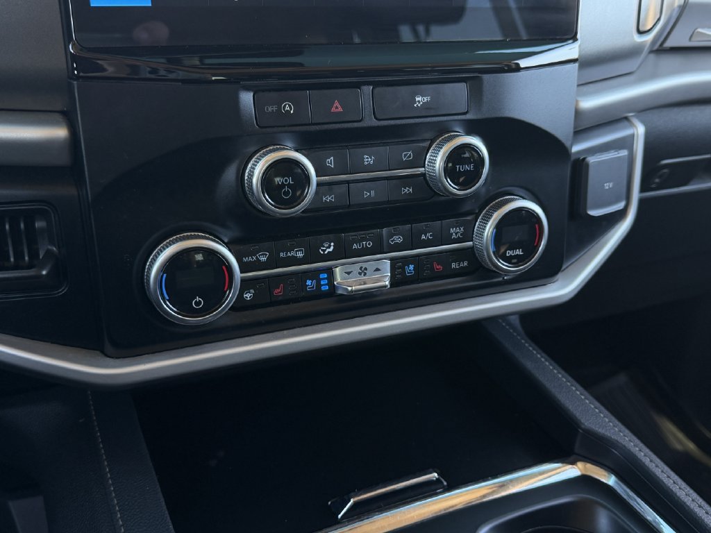 Used 2024 Ford Expedition XLT RWD image 19