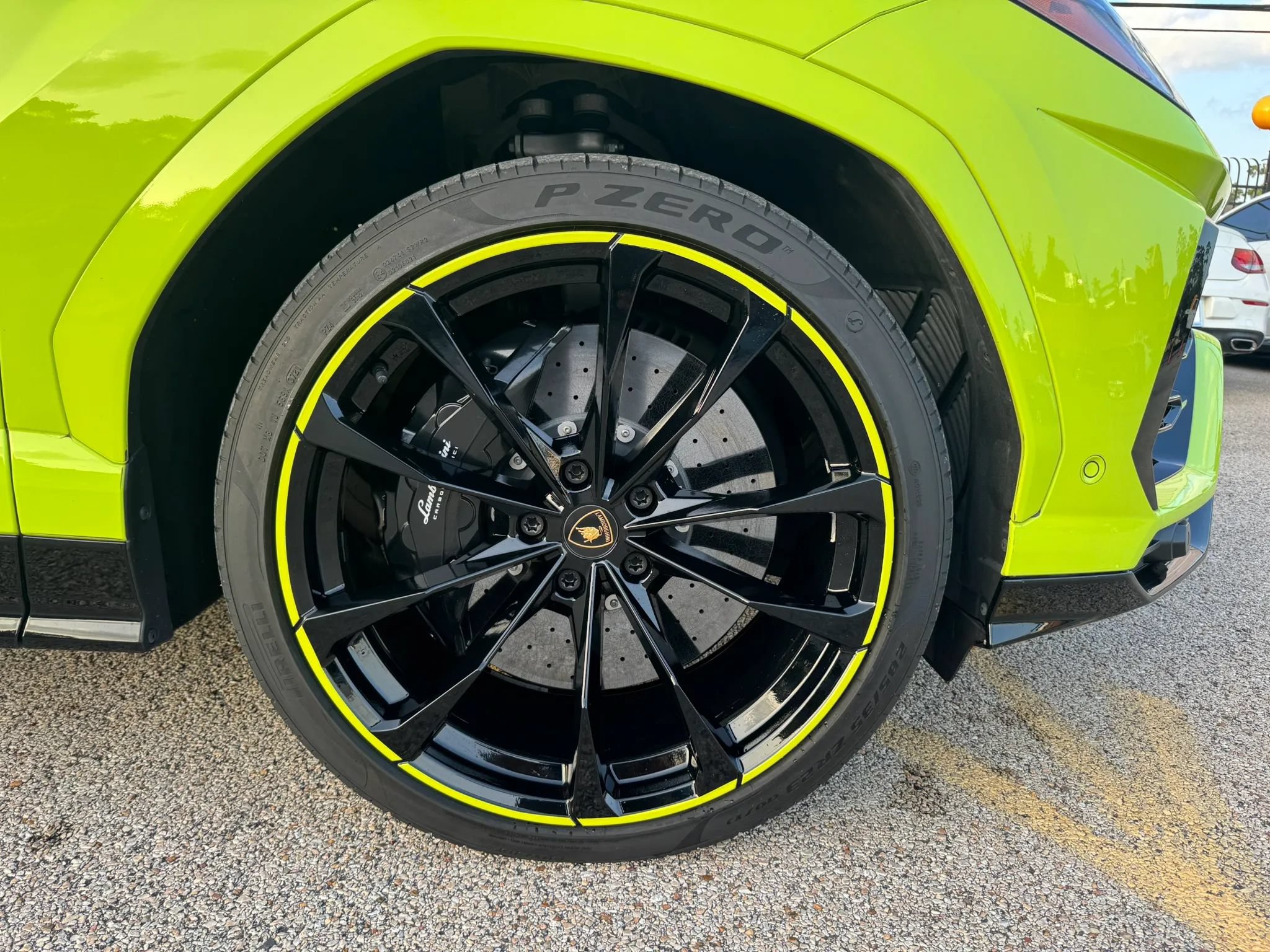 Used 2022 Lamborghini Urus AWD/4WD image 14
