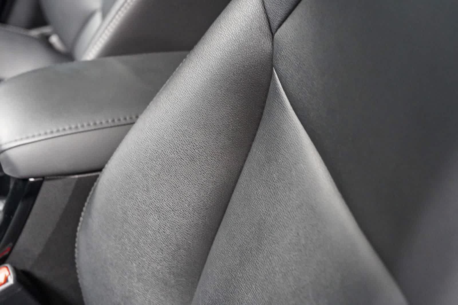 Certified 2025 Toyota Corolla Cross XLE FWD image 19