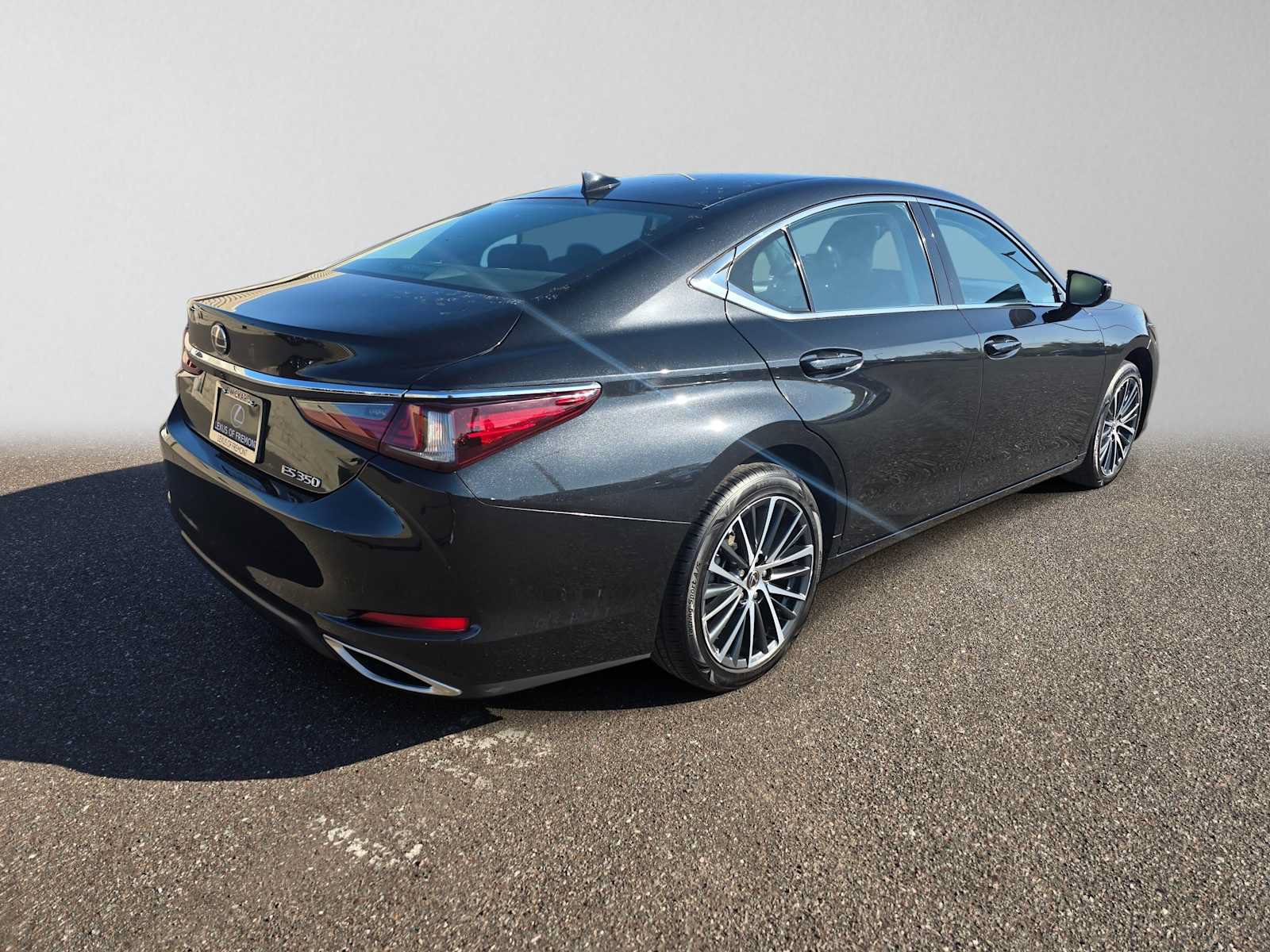 Certified 2022 Lexus ES 350 w/ Premium Package FWD image 3