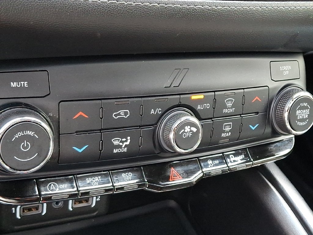 Used 2022 Dodge Durango SXT w/ Blacktop Package AWD/4WD image 18