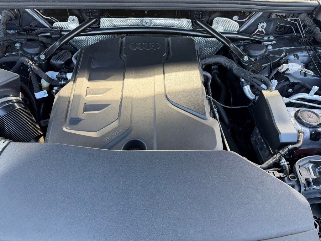 Certified 2025 Audi Q5 Premium Plus image 35