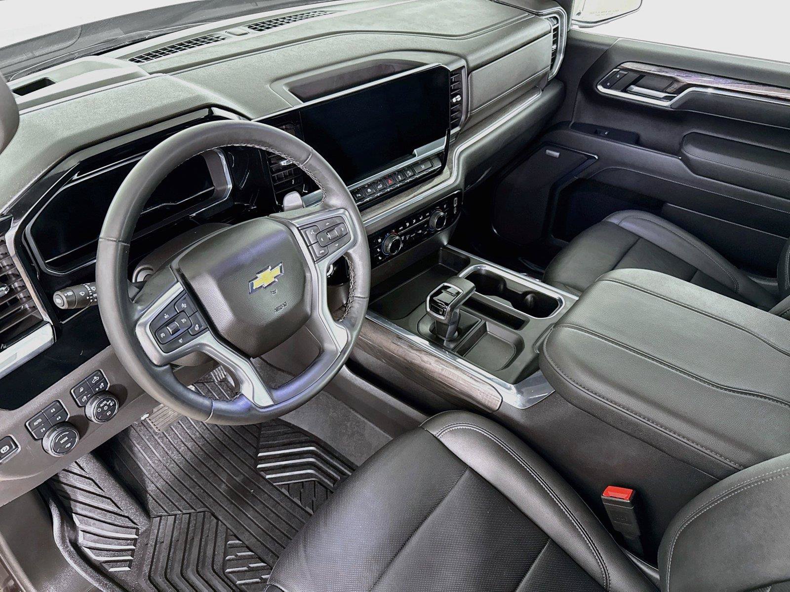 Used 2024 Chevrolet Silverado 1500 LTZ w/ LTZ Premium Package AWD/4WD image 15