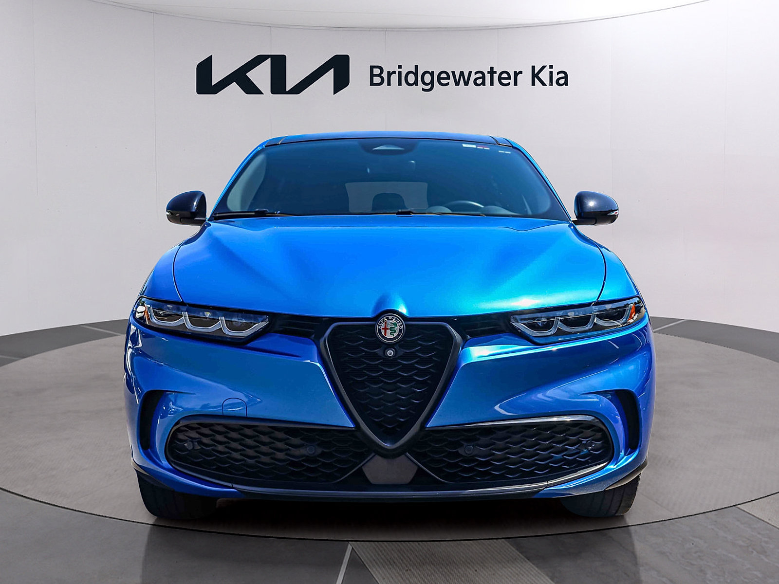 Used 2024 Alfa Romeo Tonale Veloce w/ Active Assist Package AWD/4WD image 2