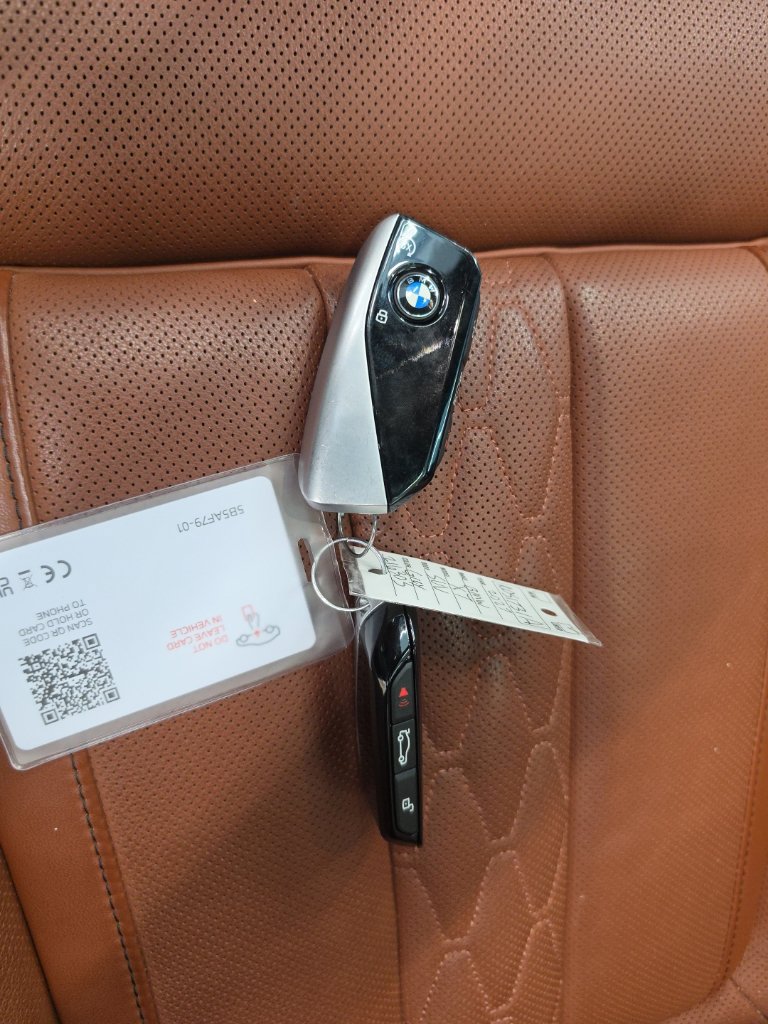 Used 2026 BMW X7 xDrive40i w/ Executive Package AWD/4WD image 32
