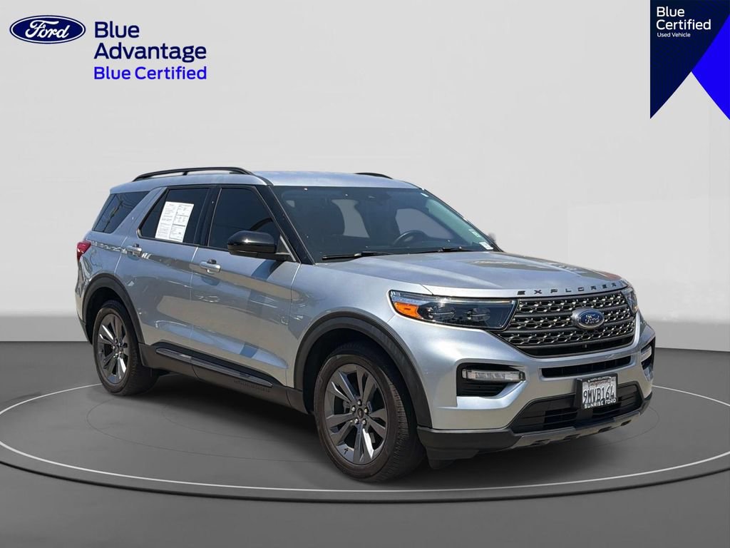Used 2023 Ford Explorer XLT w/ Equipment Group 202A RWD image 4