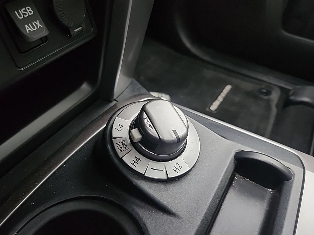 Used 2018 Toyota 4Runner SR5 AWD/4WD image 14