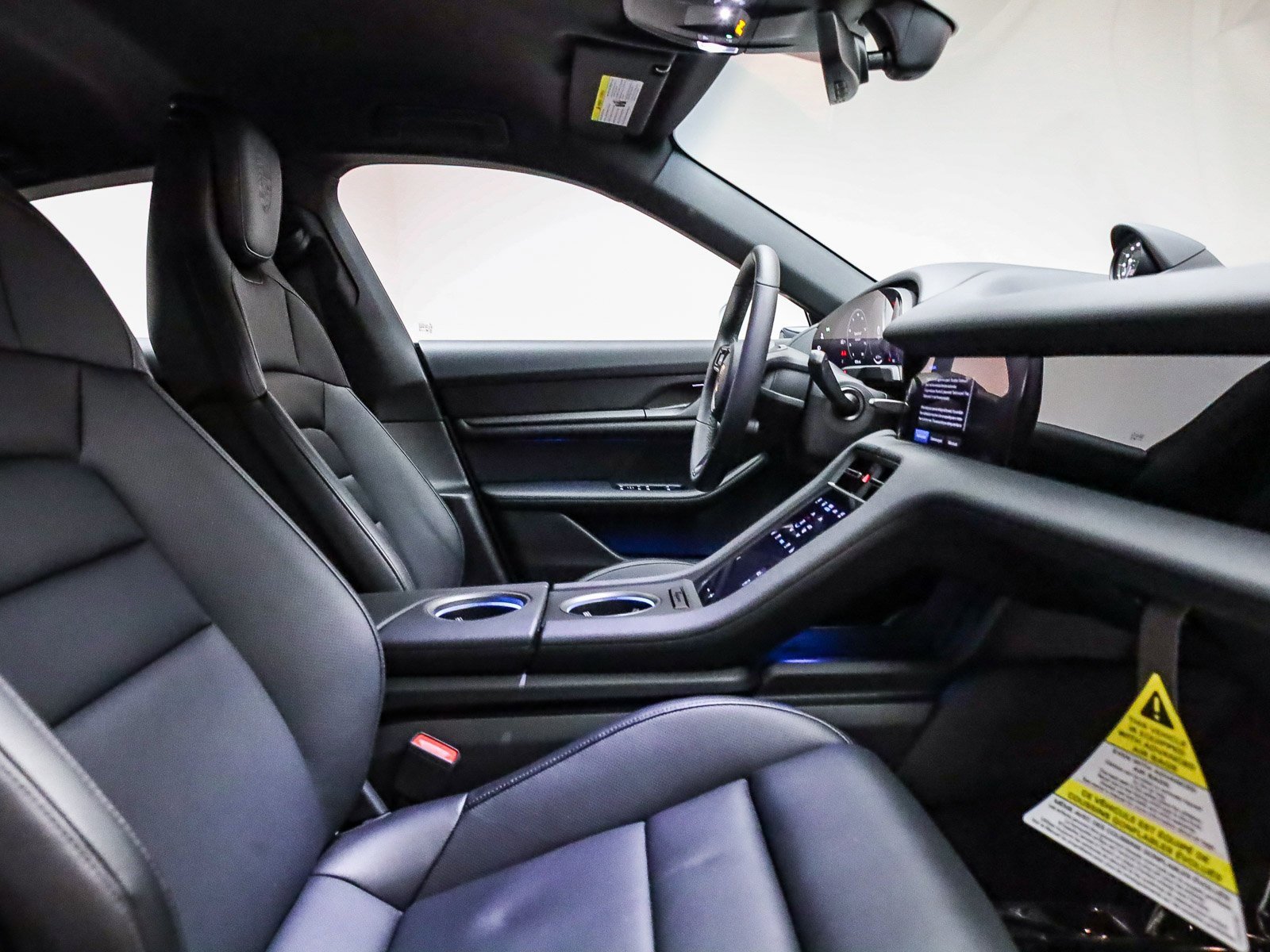 Used 2025 Porsche Taycan image 20