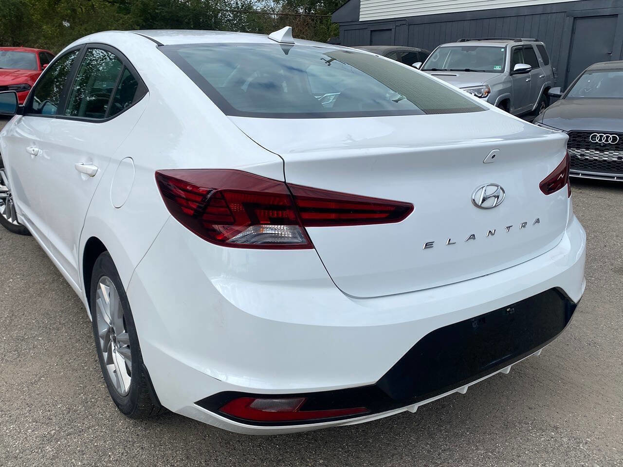 Used 2020 Hyundai Elantra SEL w/ Cargo Package (C1) image 10