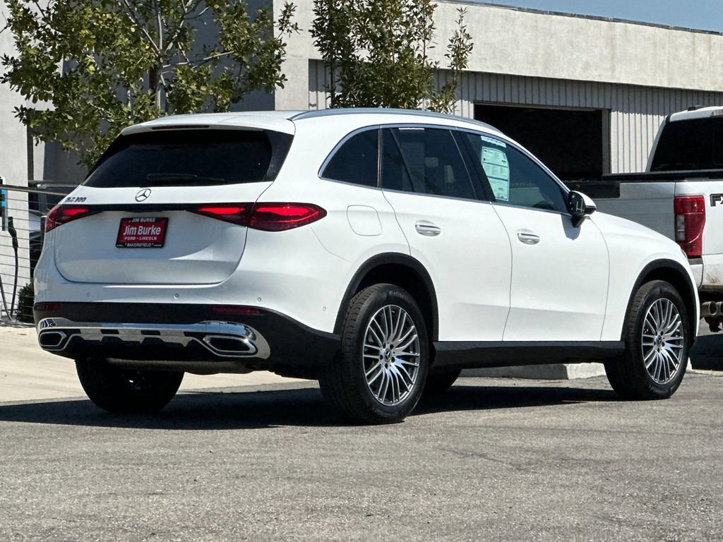 Used 2024 Mercedes-Benz GLC 300 image 3