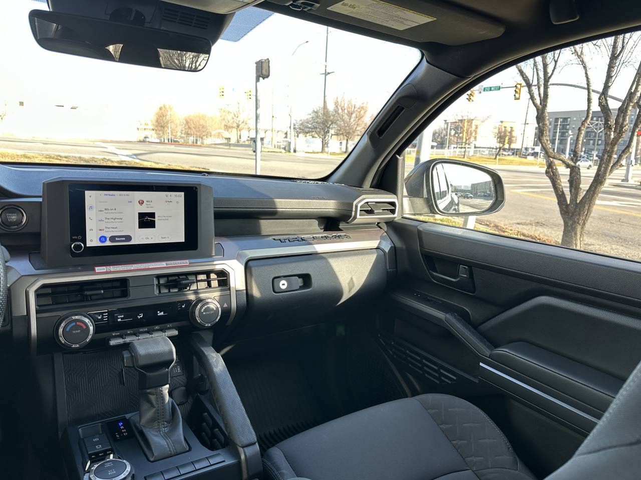 Used 2025 Toyota Tacoma SR5 AWD/4WD image 30