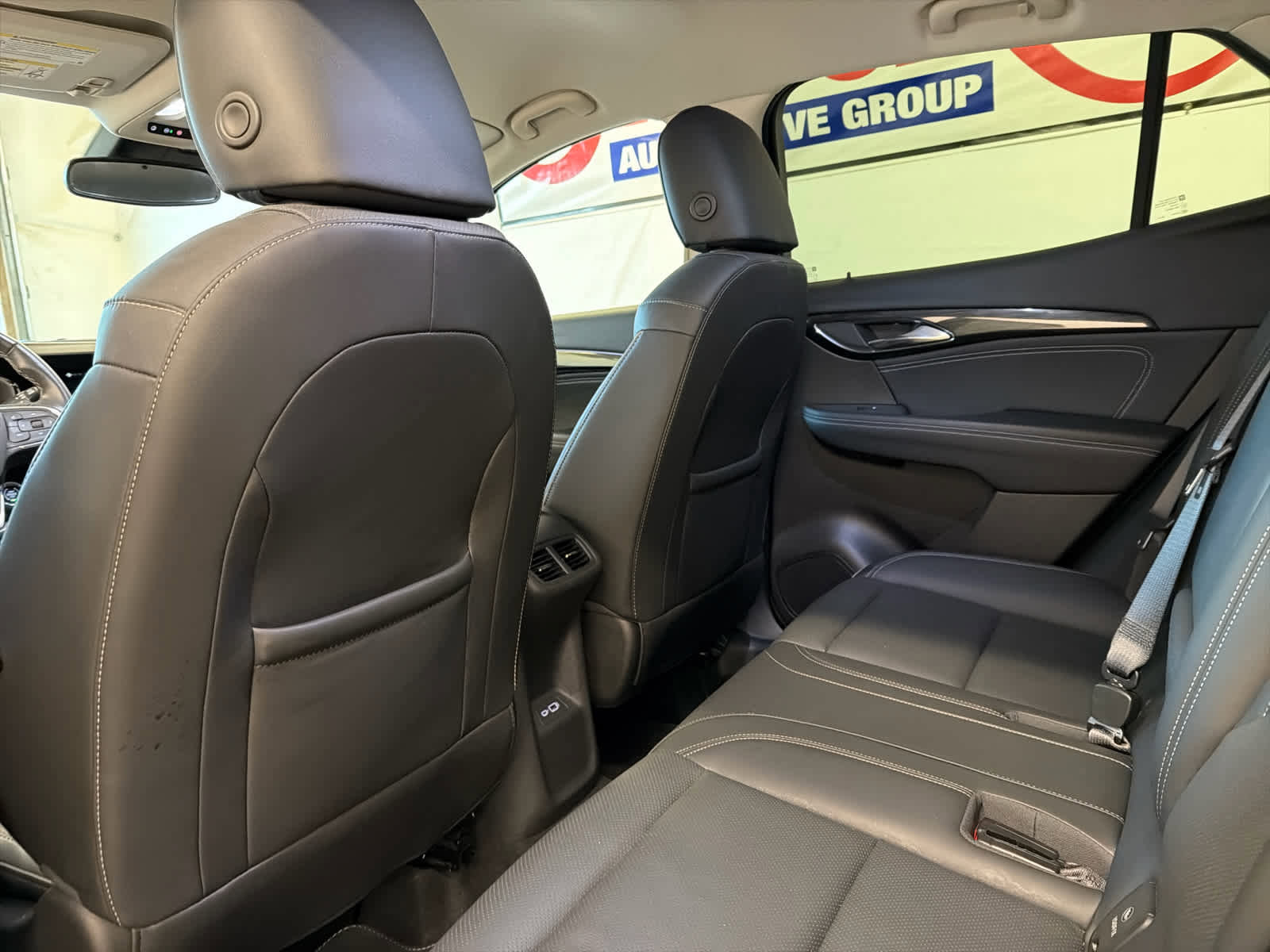 Used 2023 Buick Envision Essence image 22