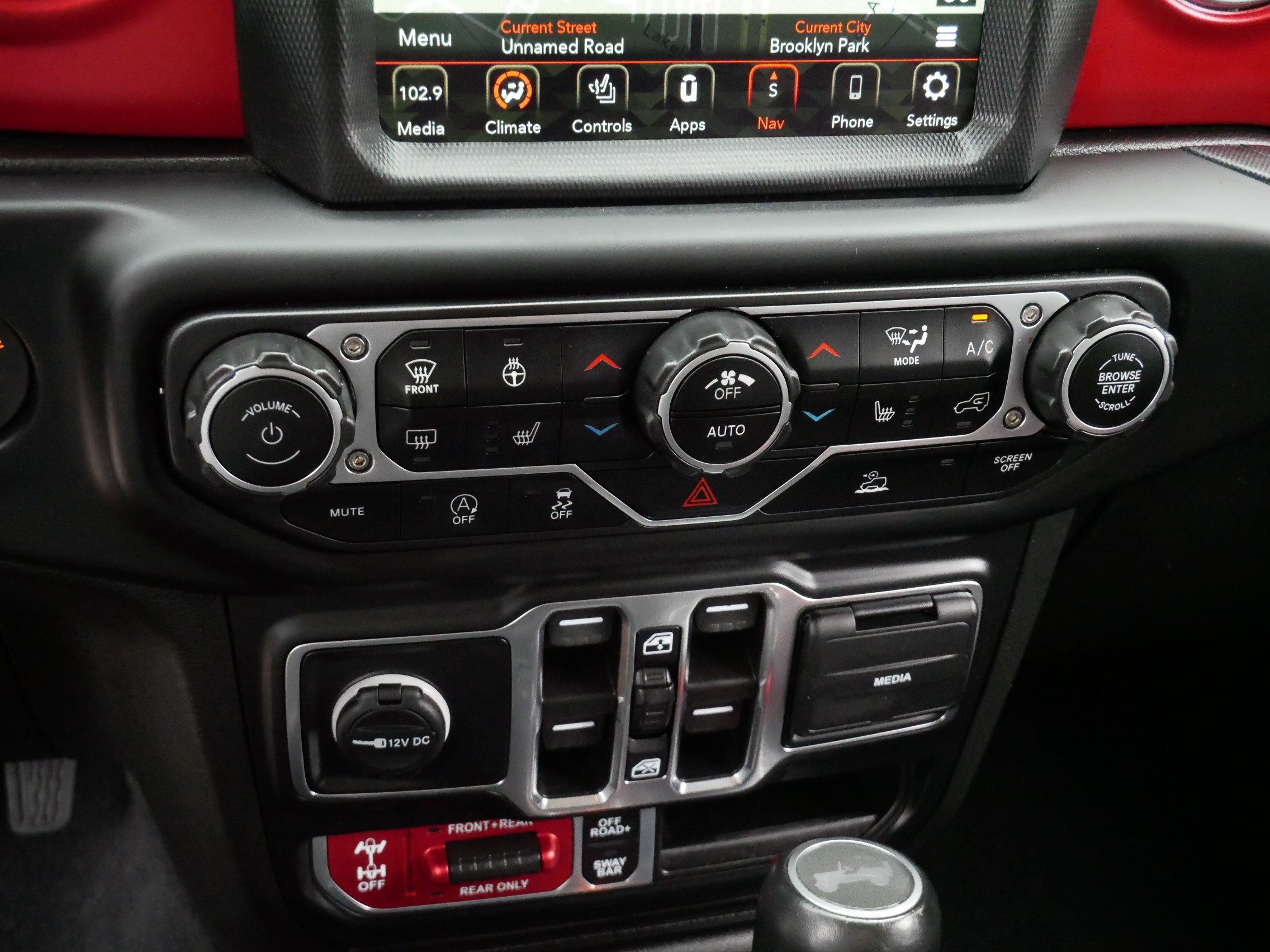 Used 2023 Jeep Wrangler Unlimited Rubicon w/ LED Lighting Group AWD/4WD image 23