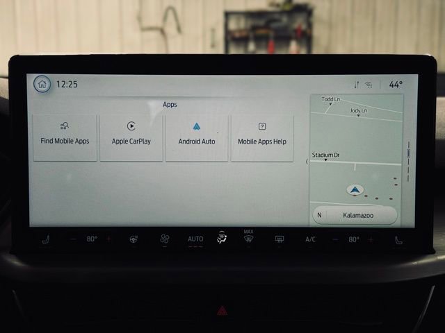 Used 2023 Ford Escape Platinum image 32