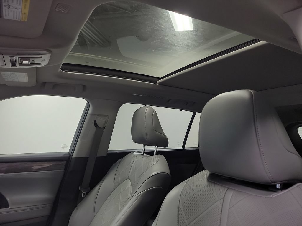 Used 2022 Toyota Highlander Platinum AWD/4WD image 17