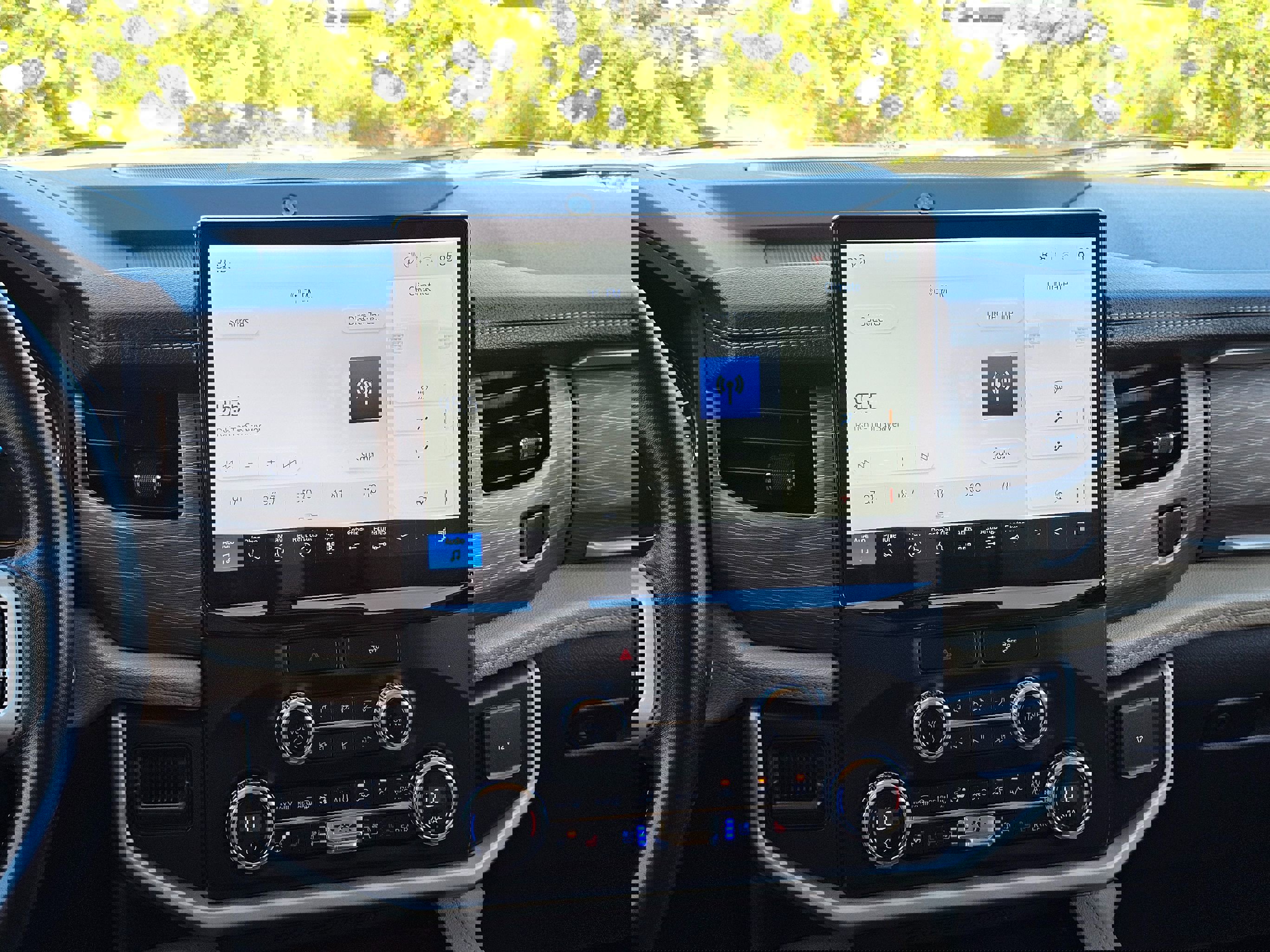 Used 2023 Ford Expedition Limited image 26